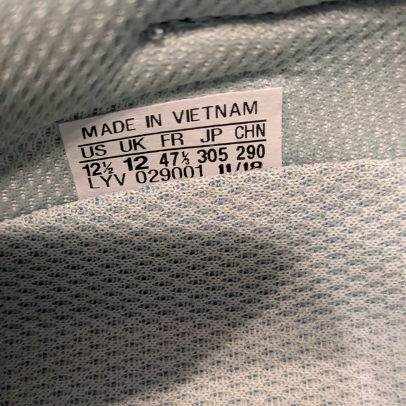 Adidas Men's Mint Green Sneakers with White Stripes - Picture 9 of 9